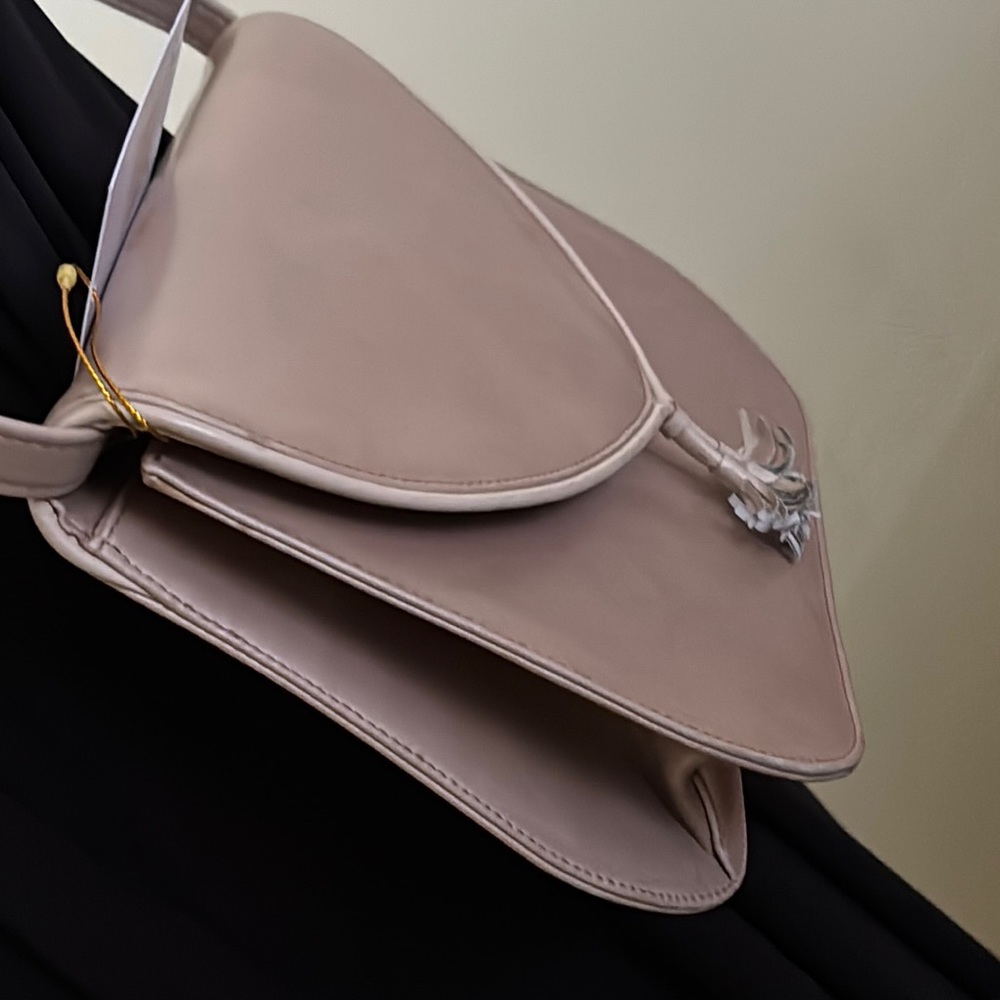 Chic Salvatore Ferragamo Taupe Crossbody Bag with Sleek Design and leather Strap - Picture 11 of 14